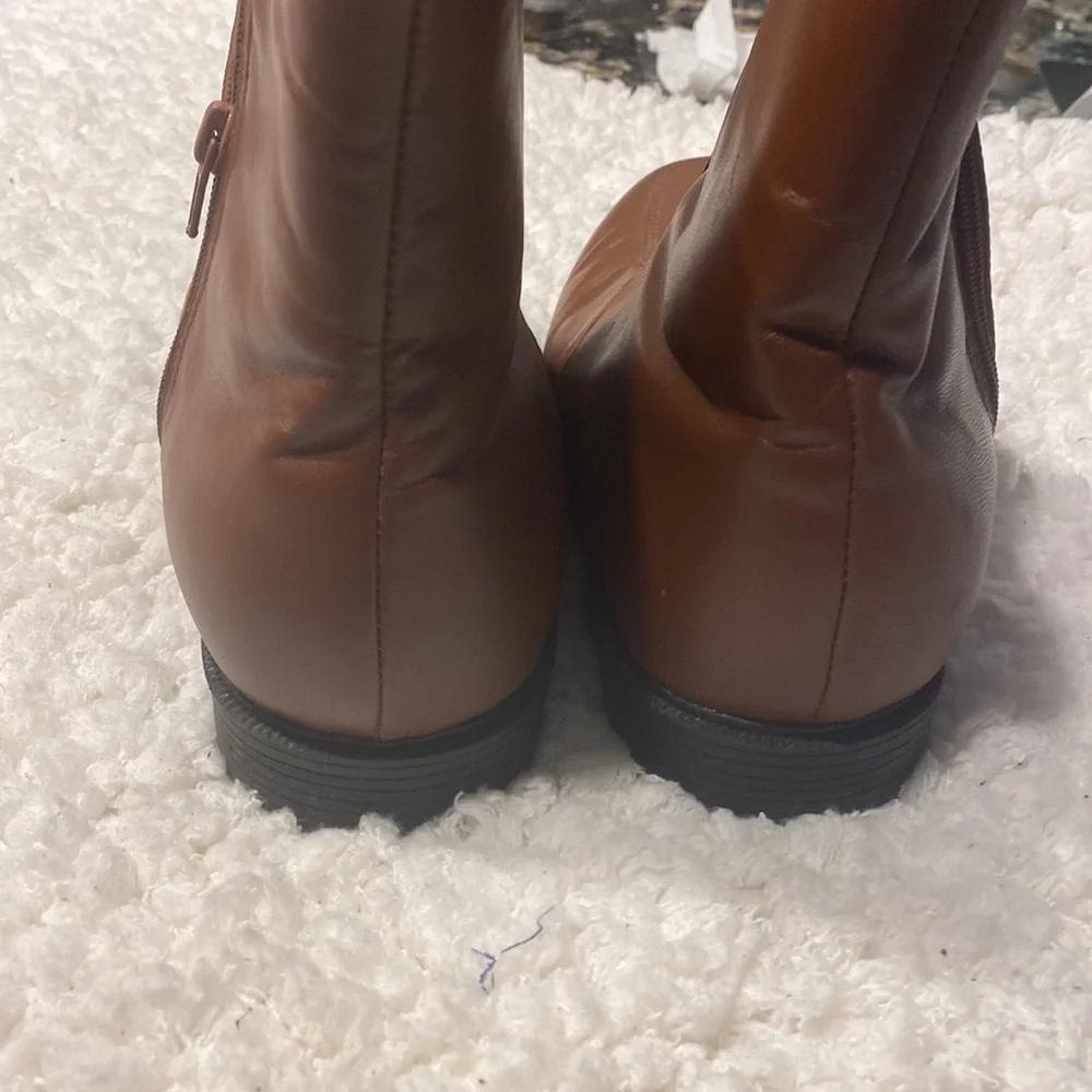 mens Ambassador solid brown all leather ankle boots size 8.5 D